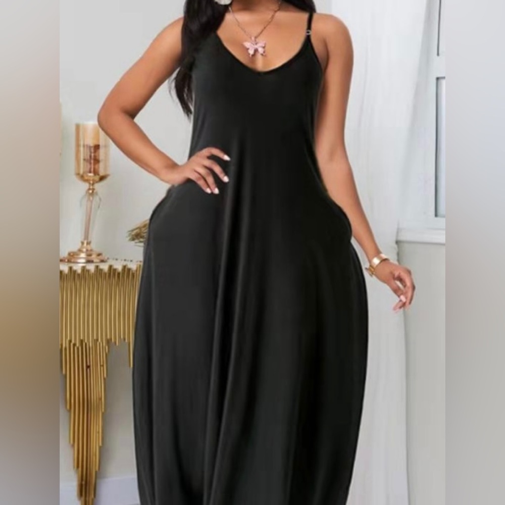 Leisure Pocket Patched Black maxi Dress🔥🔥 - Picture 2 of 4